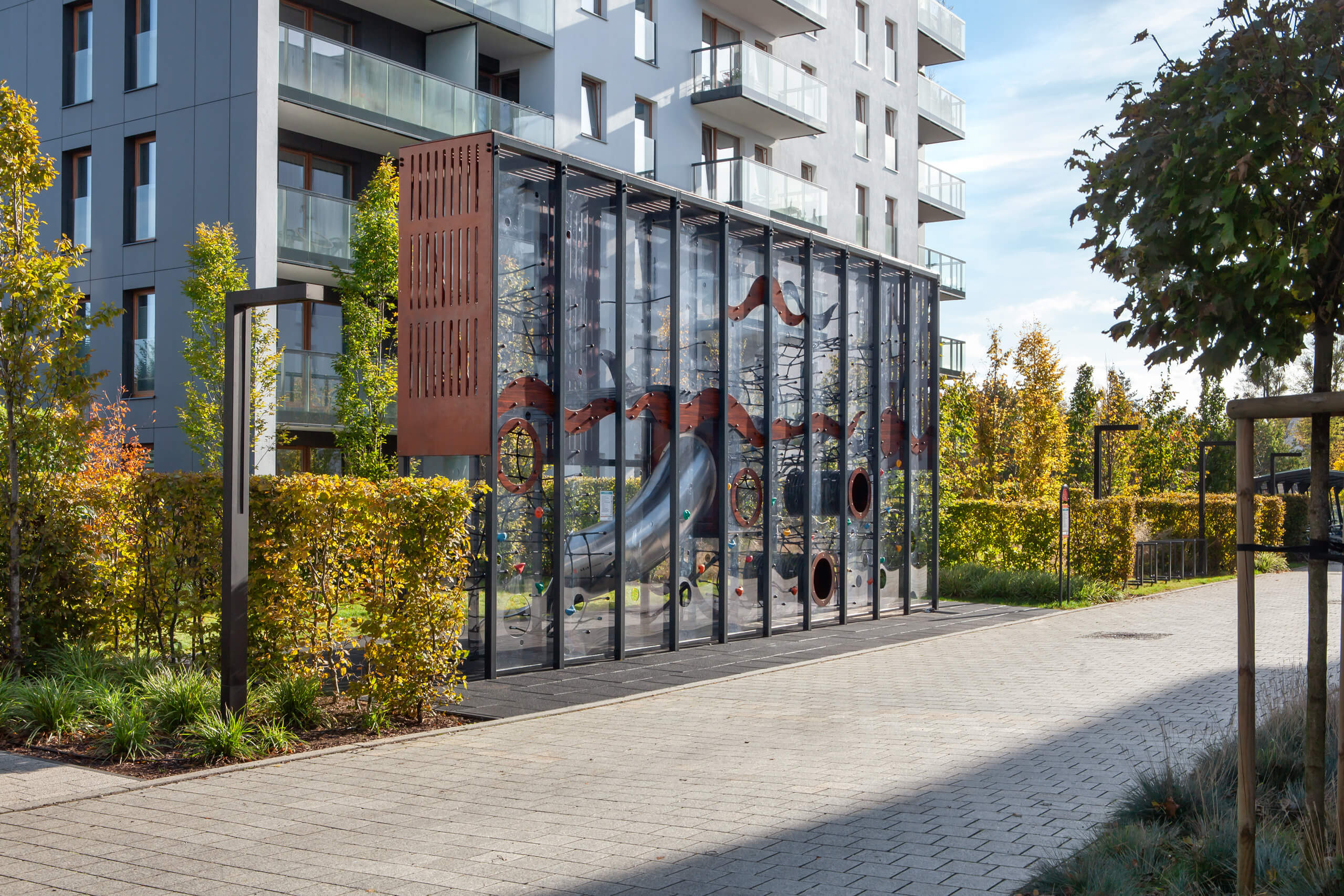 Pionowy plac zabaw na Harmonii Oliwskiej w Gdańsku